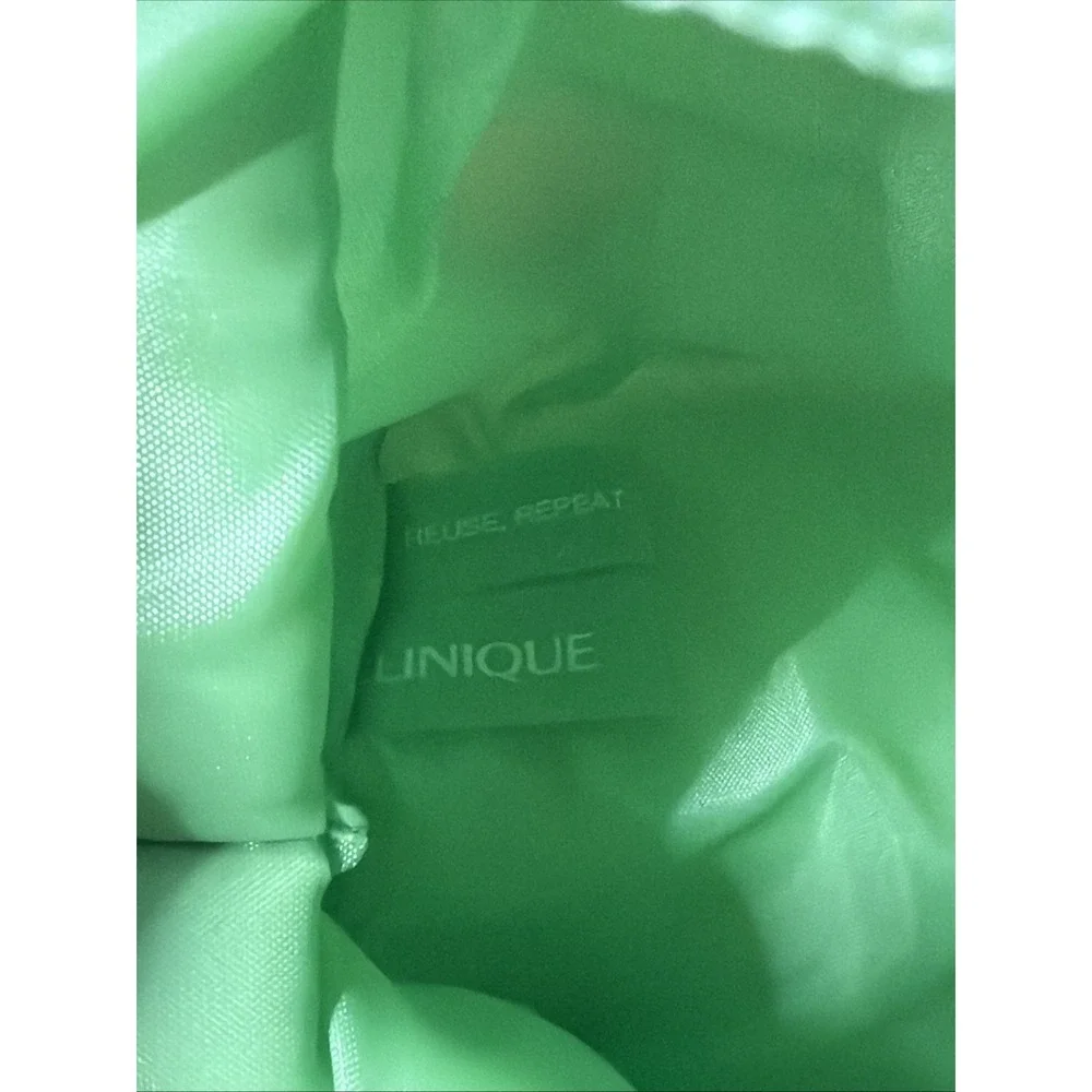 Clinique Green Patch Pouch Bag 90s Y2K Shiny Glossy Retro Holographic‎ Makeup
